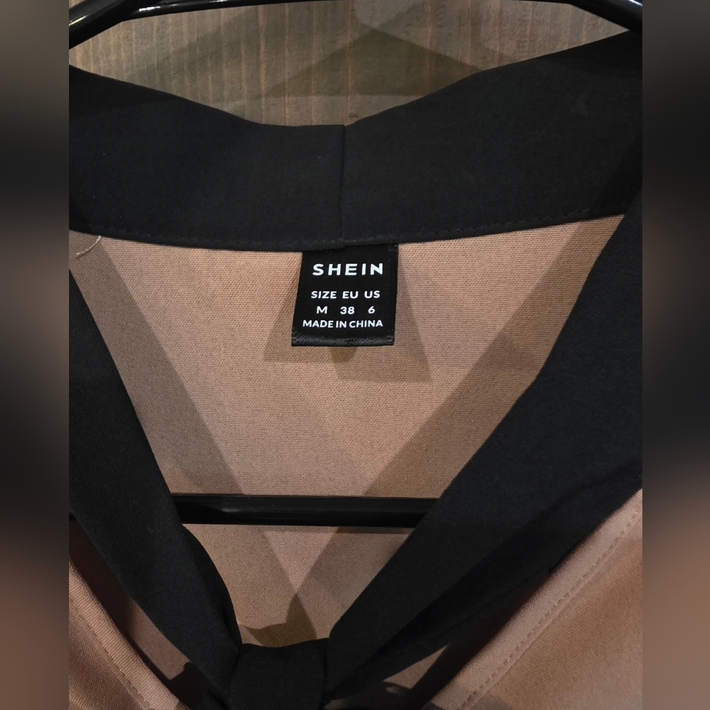 SHEIN Tan Blouse with Black Bow Accent Size Medium - Picture 4 of 5